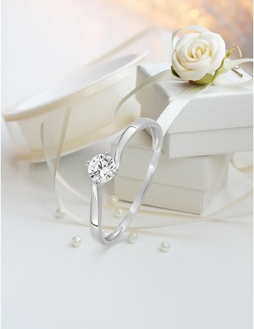 Bague solitaire 4 griffes...