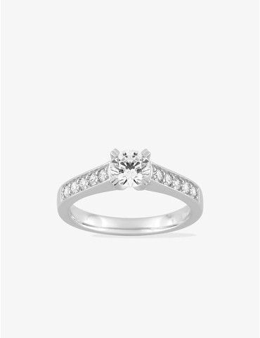 Bague solitaire accompagnée...