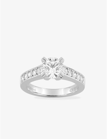 Bague solitaire accompagnée...