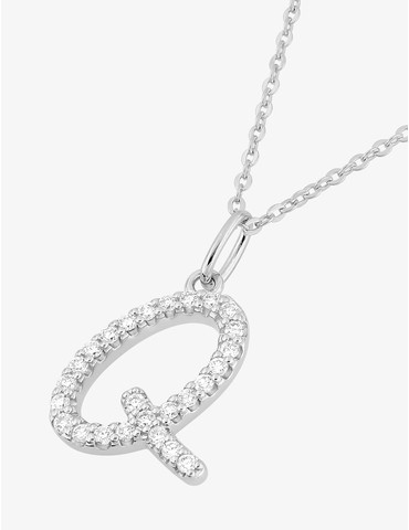 Collier initiale lettre "Q"...