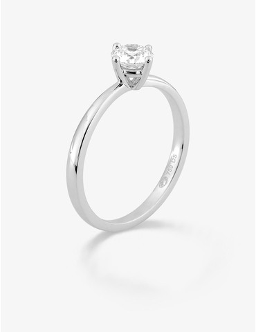Bague solitaire en or blanc...