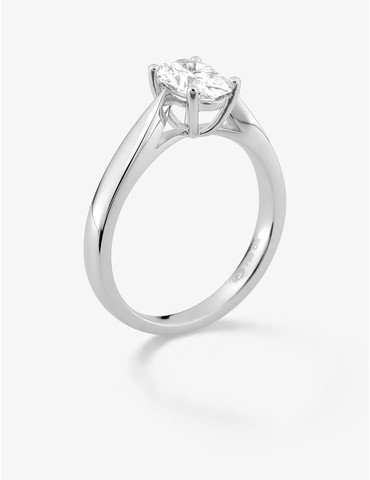 Bague solitaire ovale en or...