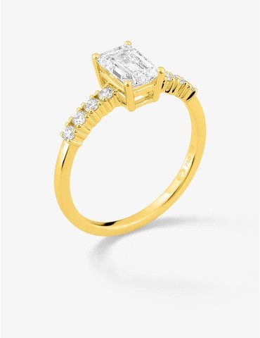 Bague solitaire accompagnée...