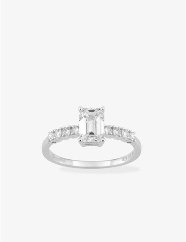 Bague solitaire accompagnée...