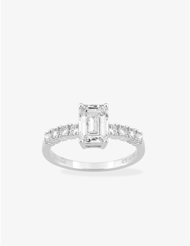 Bague solitaire accompagnée...
