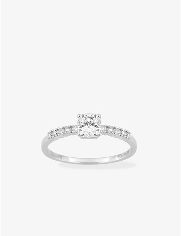Bague solitaire accompagnée...