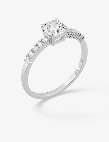 Bague solitaire accompagnée...