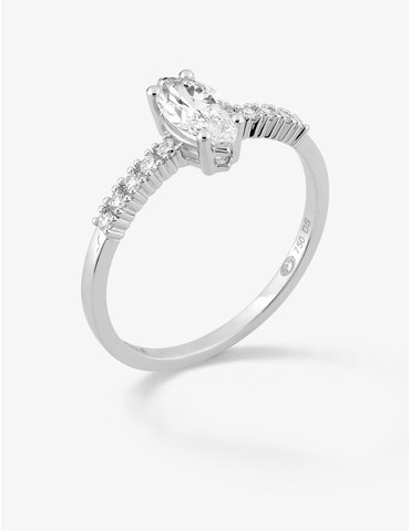 Bague solitaire accompagnée...