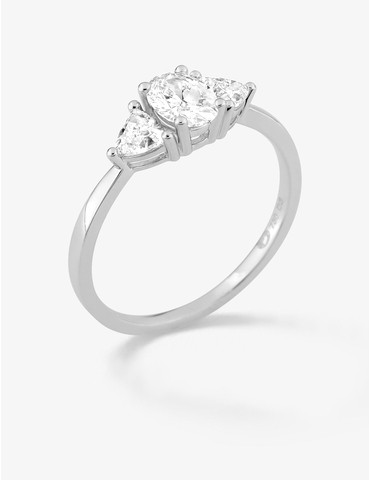 Bague solitaire accompagnée...