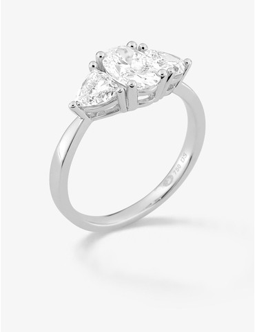 Bague solitaire accompagnée...