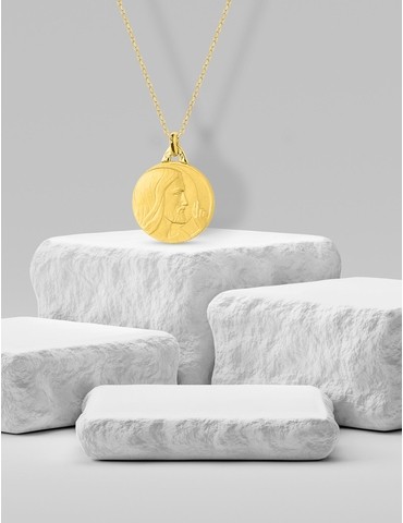 Médaille Christ en or jaune...