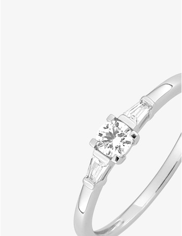 Bague en or blanc 750 ‰...