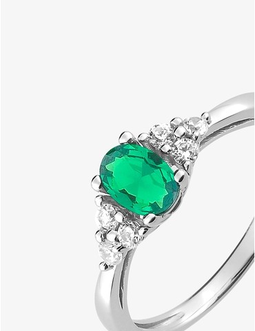 Bague solitaire accompagnée...