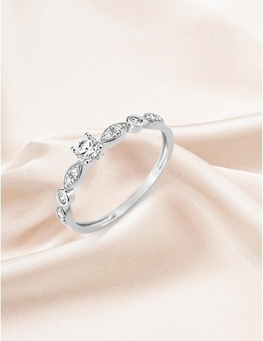 Bague fantaisie solitaire...