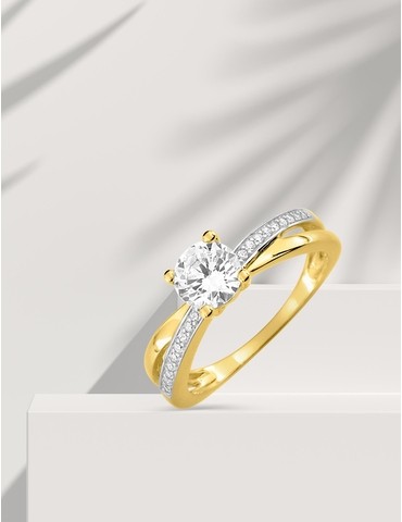 Bague fantaisie solitaire...
