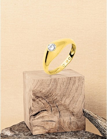 Bague empierrée en or jaune...