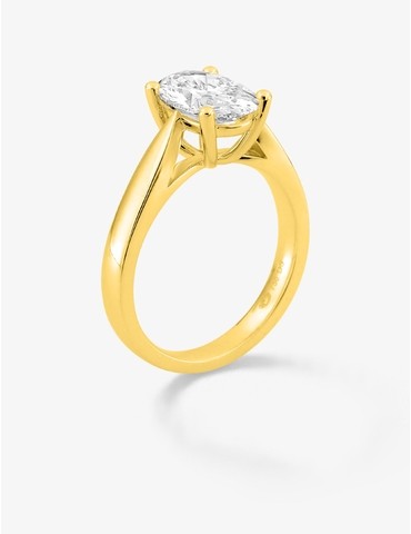 Bague solitaire ovale en or...