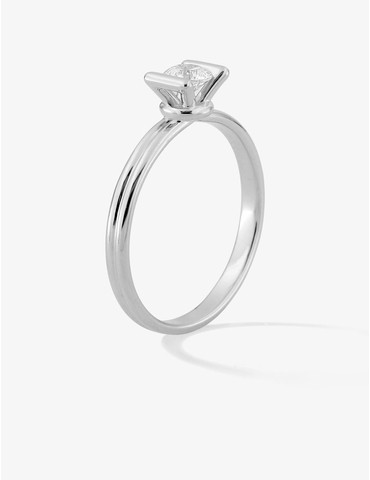 Bague solitaire en or blanc...